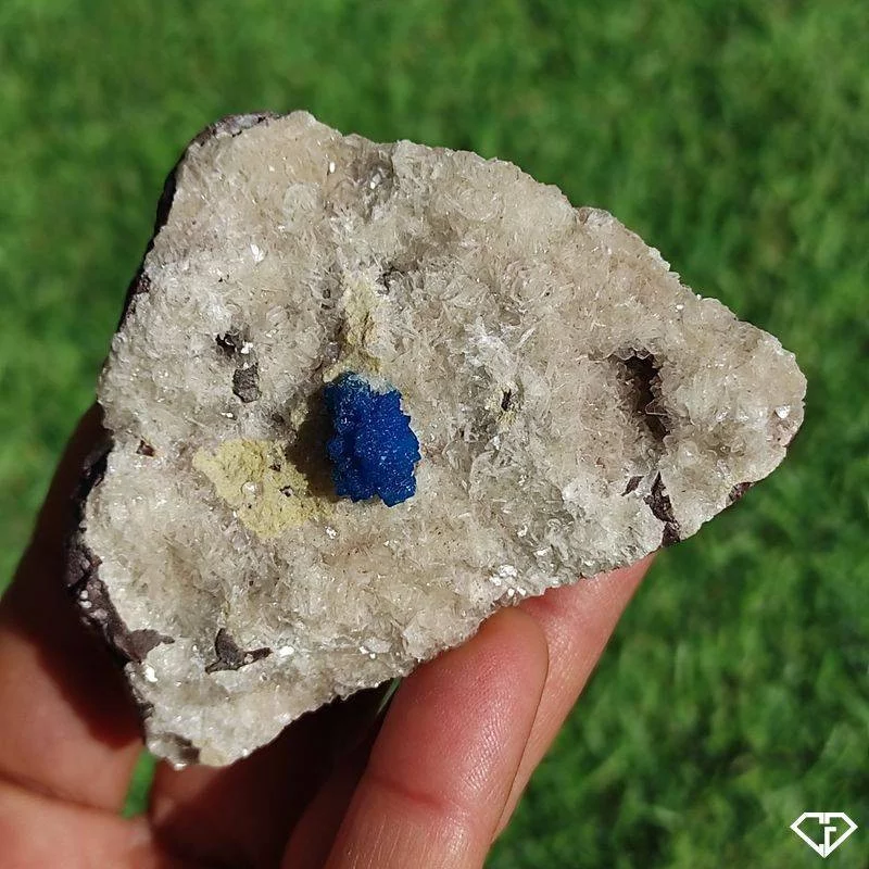 Cavansite sur Heulandite