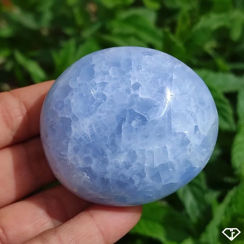 Galet en Calcite bleue