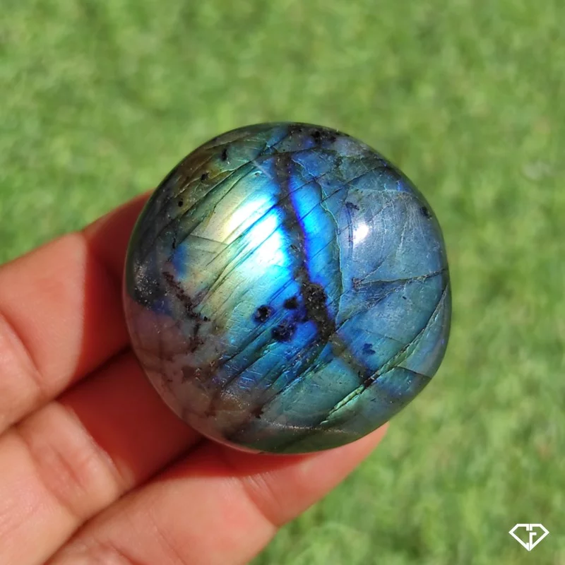 Galet en Labradorite