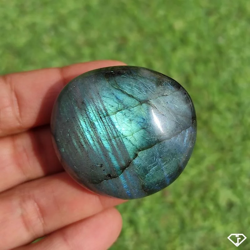 Galet en Labradorite