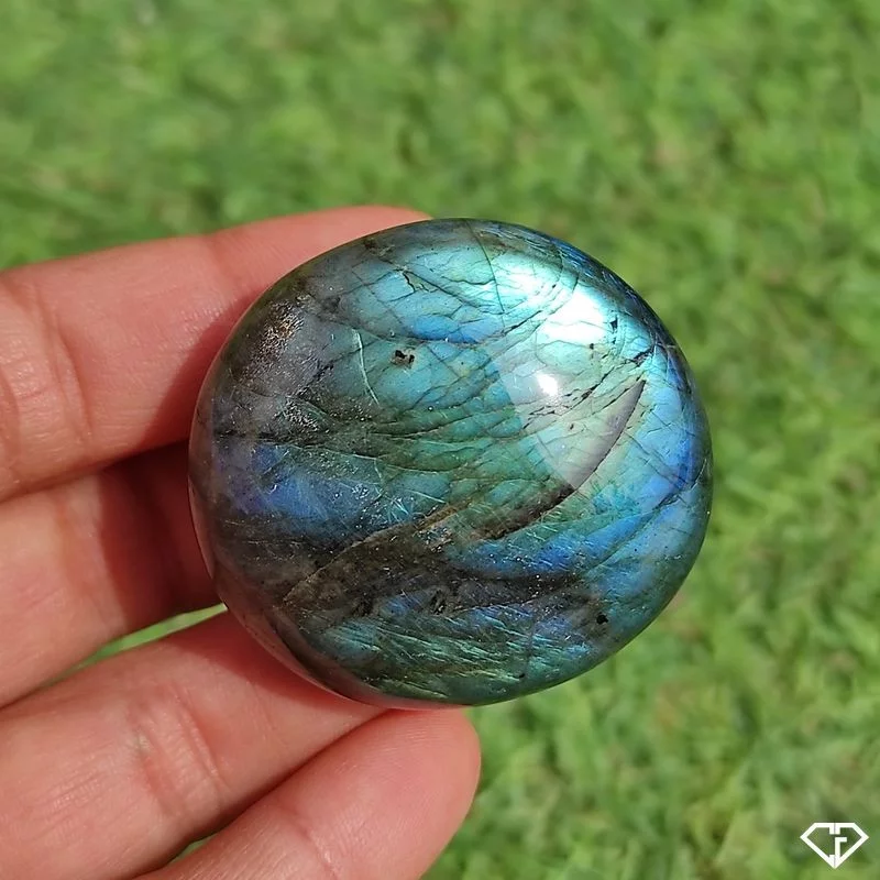 Galet en Labradorite