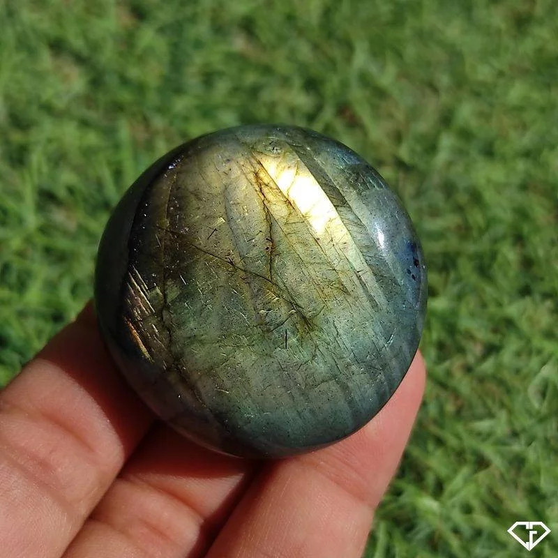Galet en Labradorite