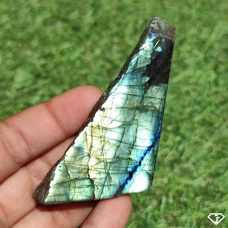 Labradorite semi-brute