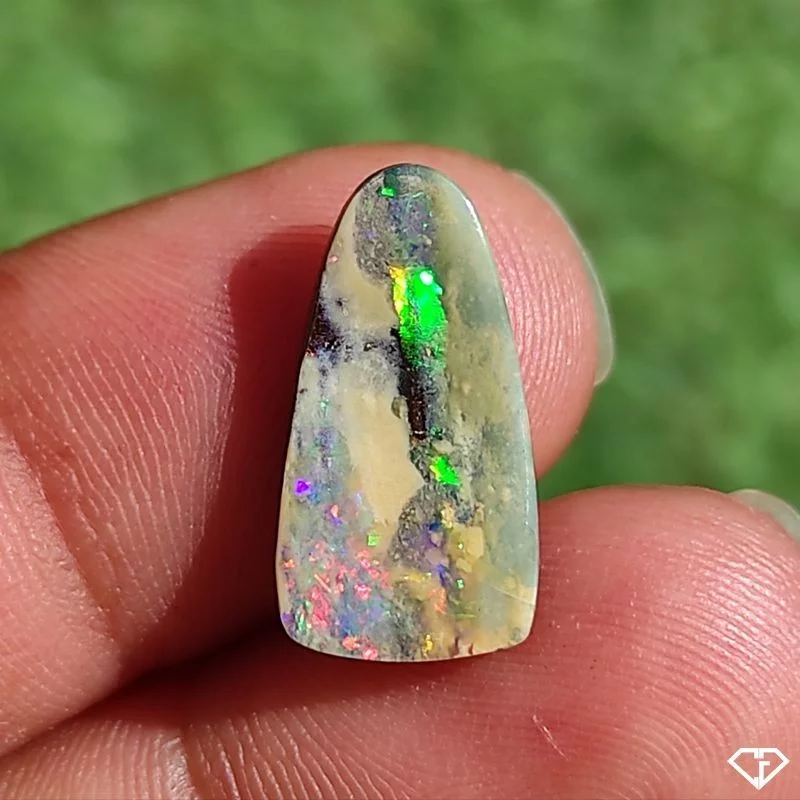 Opale Boulder