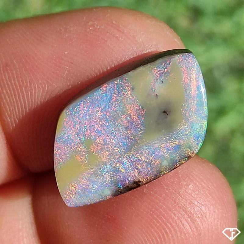 Opale Boulder
