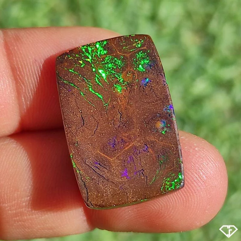 Opale Boulder