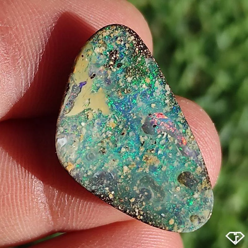 Opale Boulder