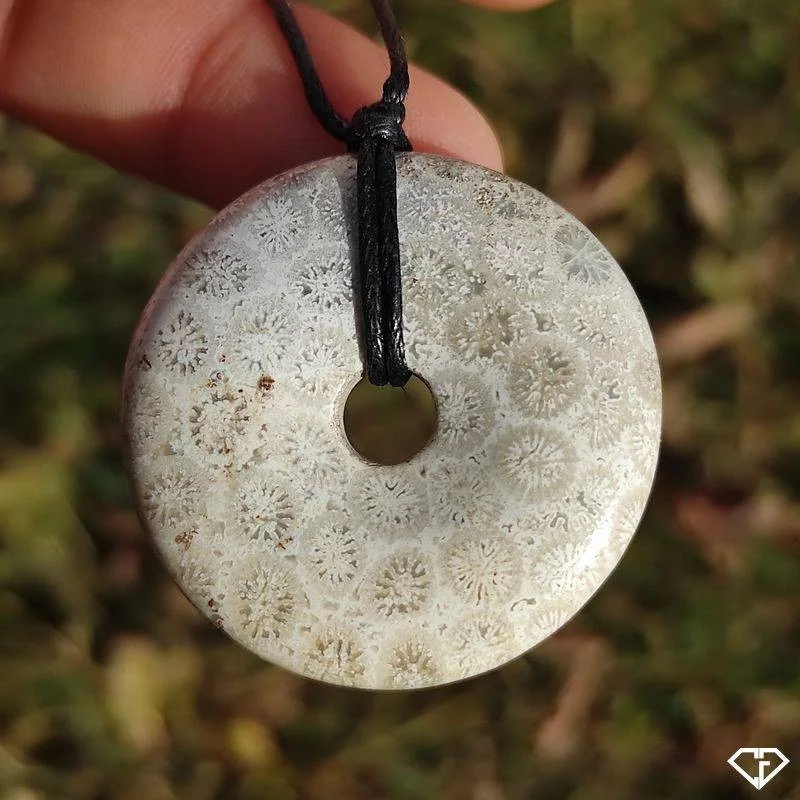 Pendentif donut en Corail Fossile