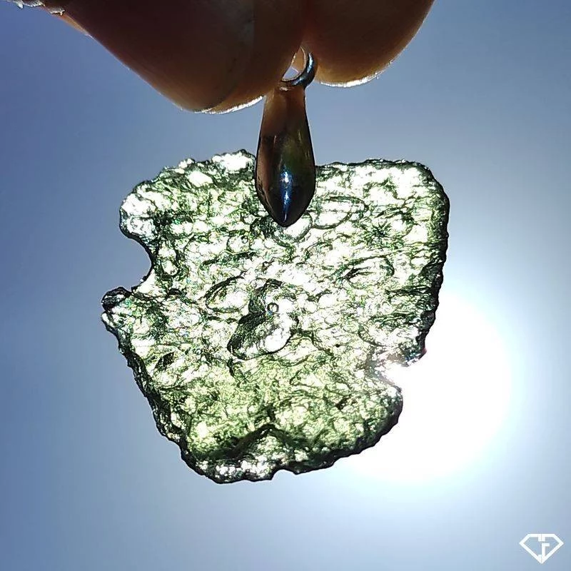 Pendentif en Moldavite naturelle