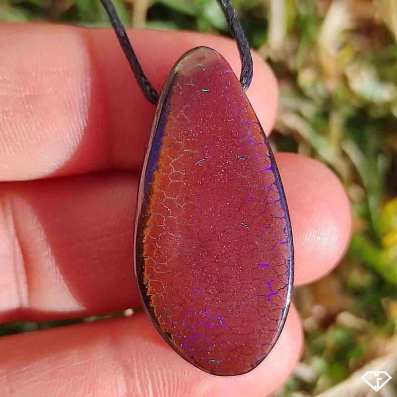 Pendentif en Opale Boulder Koroit