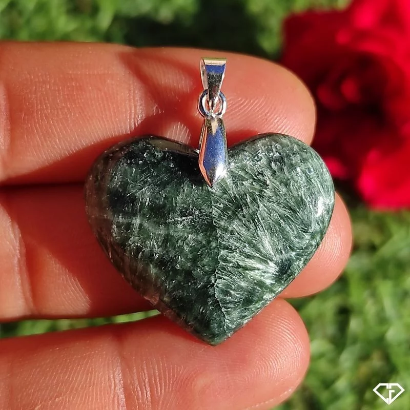 Pendentif en Séraphinite
