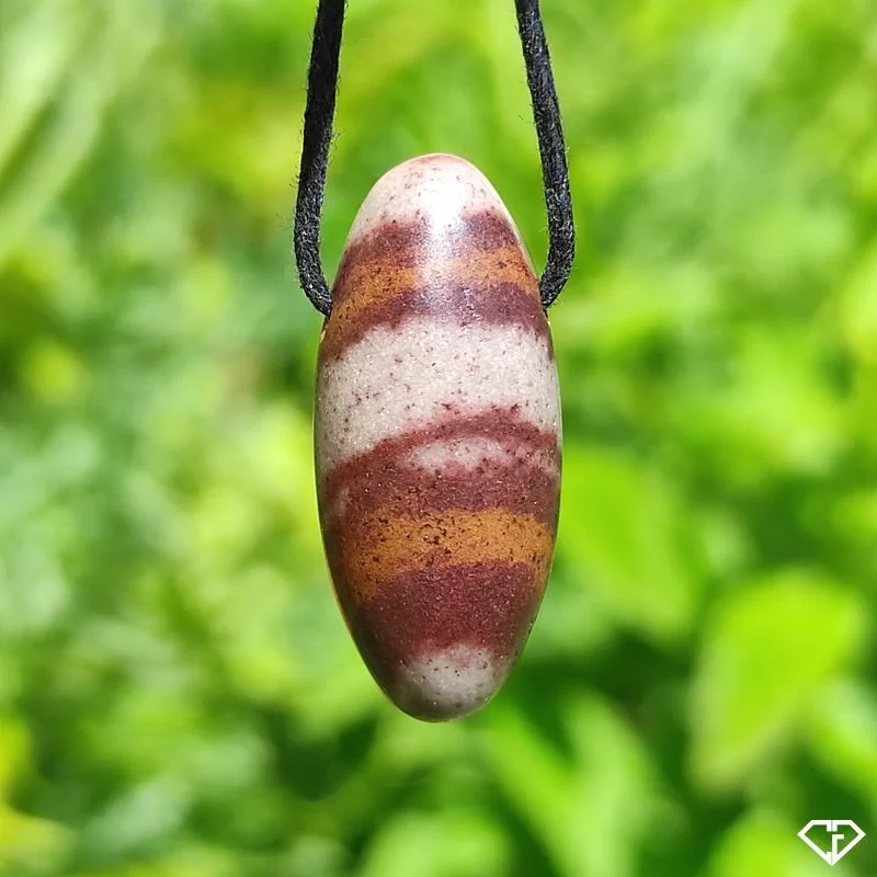 Pendentif en Shiva Lingam