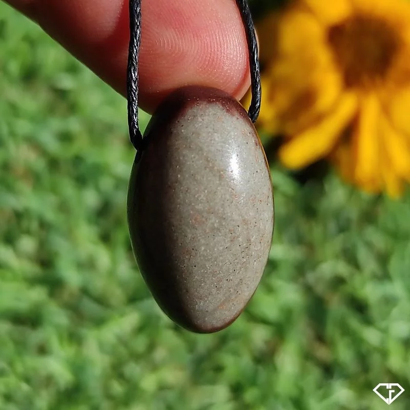 Pendentif en Shiva Lingam