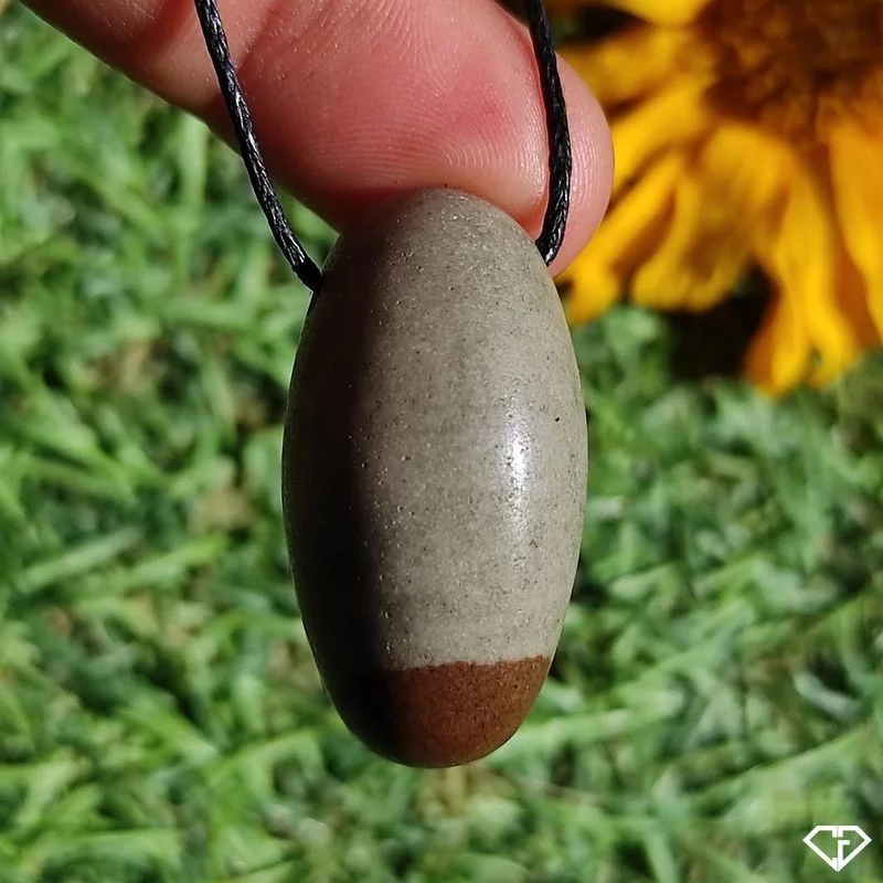 Pendentif en Shiva Lingam