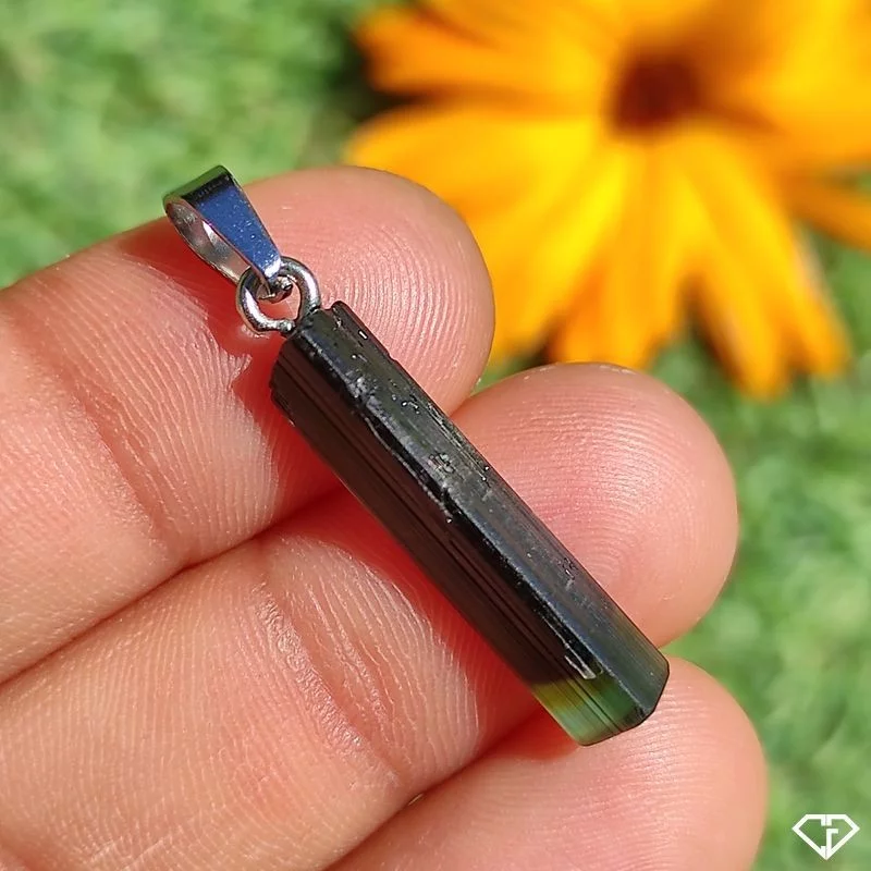 Pendentif en Tourmaline brute