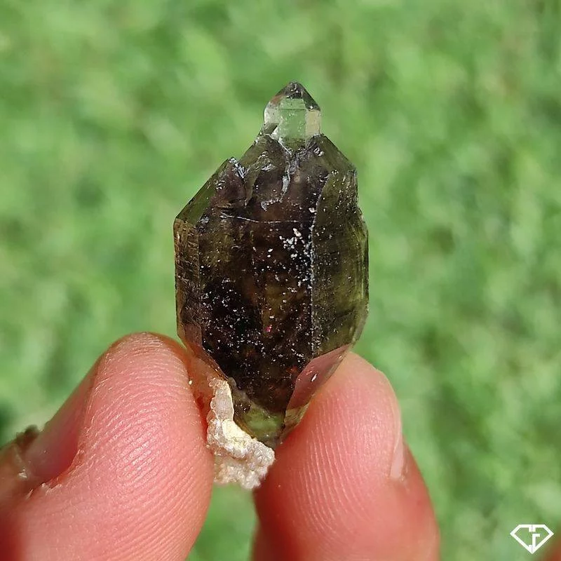 Quartz fumé biterminé