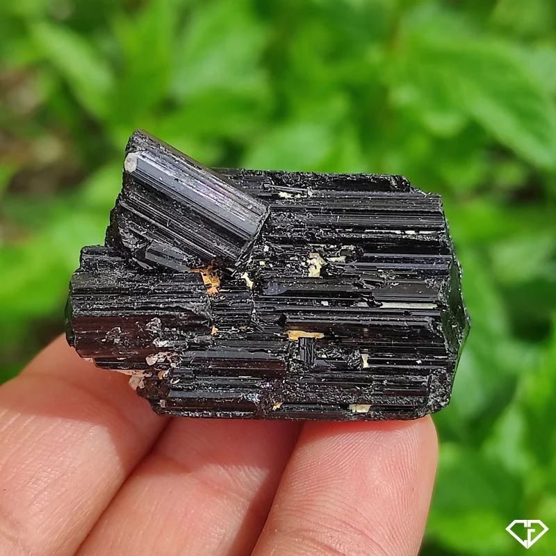 Tourmaline noire brute