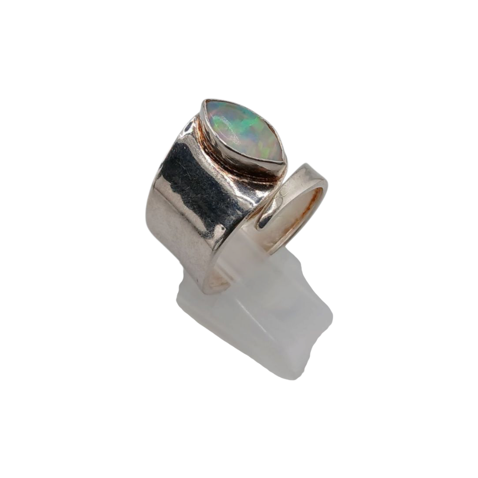 Bague argent en Opale Blanche